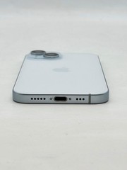 Unlocked Apple iPhone 15 6.1″ A3090 128GB White Bad Battery For Parts #119