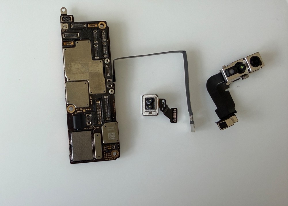 Apple iPhone 15 Pro 128GB Spectrum Main Board + Face ID + Lidar- Working