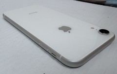 Apple iPhone XR – 64 GB – White (Unlocked) Good Condition with Box And PowerCord