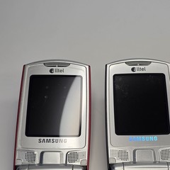Samsung SCH-R500 CDMA – Red LOT OF 2 Flip phones Red Blue No Wires Untested