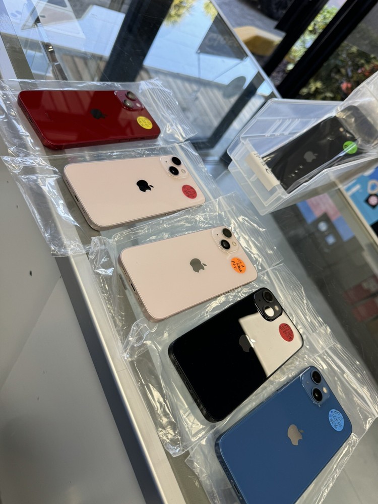 Apple iPhone 13 – 128 GB – Starlight (Unlocked) (Single SIM)