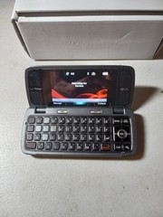 LG Voyager VX10000S Gray and Silver Verizon Flip-Keyboard Touch Screen Phone