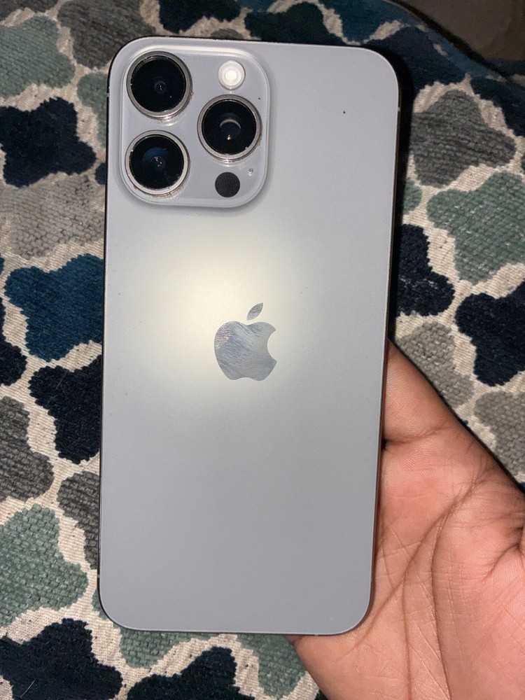 Apple iPhone 15 Pro Max – 256 GB – Natural Titanium (Unlocked)