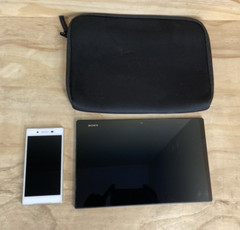 LOT OF 2 Sony Xperia Z5 Dual E6683 32GB Smartphone + Sony Xperia Z SGP311 Table