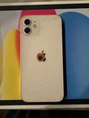 Apple iPhone 11 White 6.1″ Hexa Core 12MP Camera Bluetooth Wi-Fi Smartphone