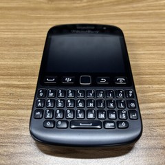Unlocked BlackBerry 9720 3G WIFI 5MP Camera FM Radio GPS Black/Pink Cellphone