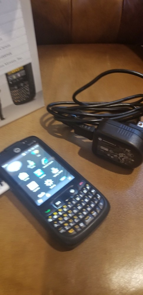 Motorola ES400S 1GB (Sprint) Smartphone includes accessories