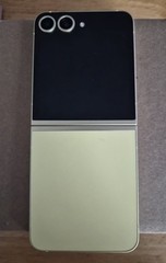 Samsung Galaxy Z Flip 6 256GB Yellow (CLARO) Excellent MINT Condition