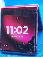 Motorola Razr+ 2023 256GB Red XT2321-3 – T-Mobile – Back Glass Crack