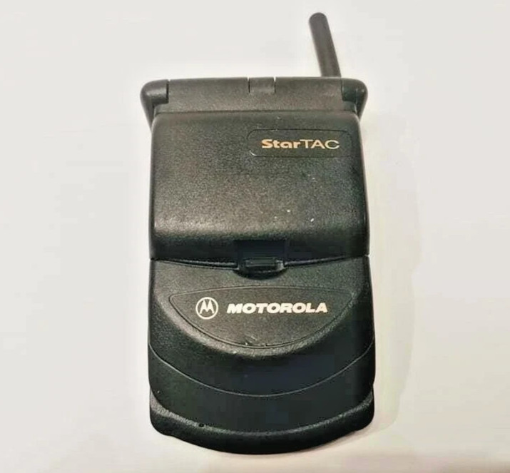 BLACK MOTOROLA STARTAC 3000 VINTAGE FLIP FLOP CELL PHONE CELLULAR TELEPHONE RARE