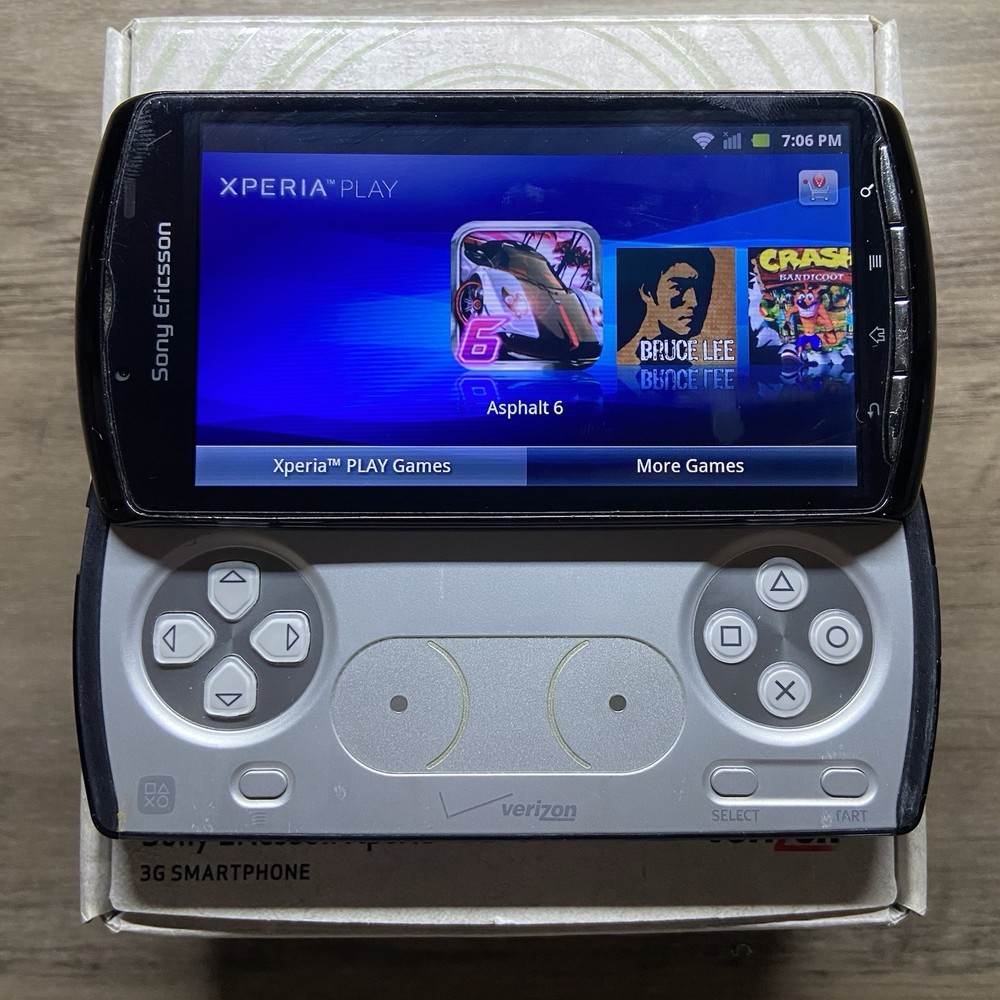 Sony Ericsson Xperia Play R800x RARE Smartphone w/Battery for Emulation **READ**
