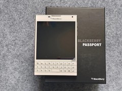 BlackBerry Passport Q30 4G(SQW100-1) 32GB+3GB White UNLOCKED Keyboard Smartphone