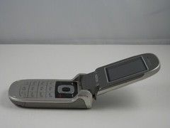 Nokia 2760 Cell Phone Bundle – Powers On – Flip Phone For Parts or Repair
