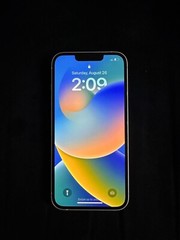 Apple iPhone 13 – 128GB – Starlight (Unlocked)