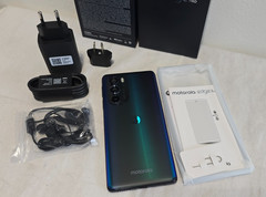 Motorola Edge 30 Pro 5G XT2201-1 12GB RAM 256GB 50MP Cosmos Blue Unlocked