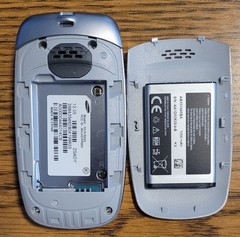 Samsung Jitterbug Plus SCH-R220 – Gray ( GreatCall ) Cellular CDMA Flip Phone