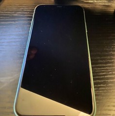Apple iPhone 11 – 64GB -Green (Verizon) A2111 (CDMA + GSM)