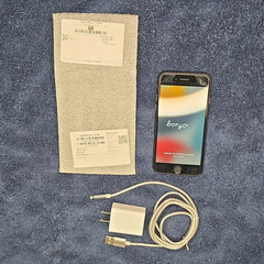 Apple iPhone 7 32GB Black 4.7in A1660 iOS 12MP