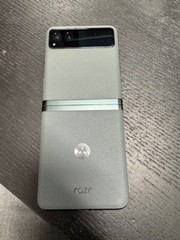 Motorola RAZR 2023 Sage Green -128GB – With issues – AS IS