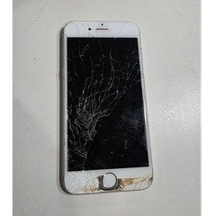 Apple iPhone 6 A1549 64GB Silver 4.7in 8MP Cracked Screen For Parts