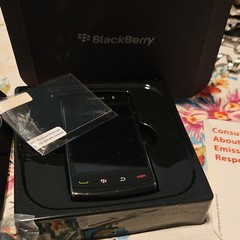 BlackBerry Storm 16GB Black Verizon CDMA 3G Bluetooth 3.2 Auto Focus
