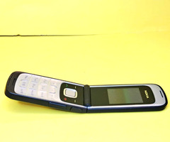 ⚡BLACK NOKIA 2720a 2G GSM 9MB 1.8″ TFT 65K COLORS MINI-SIM 1.3MP FLIP CELL PHONE