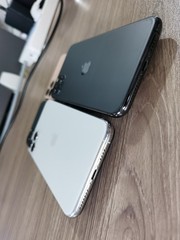 Apple iPhone 11 Pro Max – 64 GB/256GB / 512GB – Unlocked – Good Condition