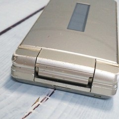 SHARP SH-02L AQUOS KEITAI Gold ANDROID FLIP PHONE UNLOCKED Sim Free from Japan