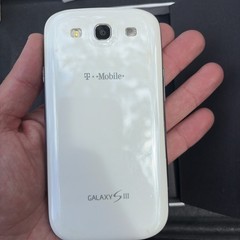 Samsung Galaxy S III – 16 GB – White (SOLD AS IS/ PARTS)
