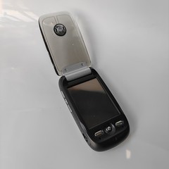 Motorola A1200 2.4” 10MB Unlocked 2G GSM Phone Good quality