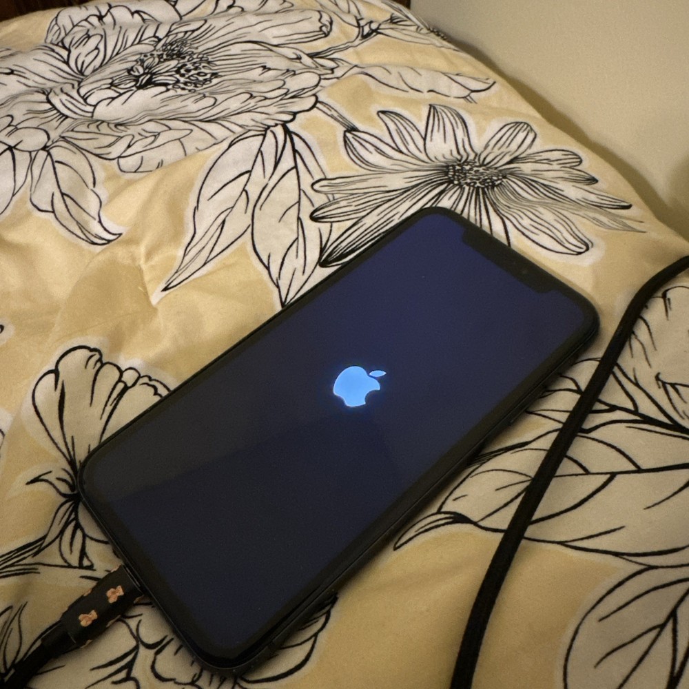 Apple iPhone 11 – 64GB | 128GB (Unlocked) A2111 (CDMA + GSM) Smartphone