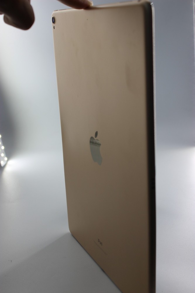Apple iPad Pro 12.9 1st Gen 128GB Gold – No Power