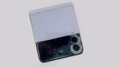 Samsung Galaxy Z Flip3 5G SM-F711U1 (Purple 256GB 8GB) Unlocked CRACKED