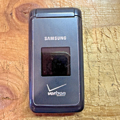 Samsung SCH-U320 Flip Phone (Verizon) – Works Well Holds Charge