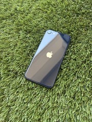 Apple iPhone SE 3rd Gen (2022) – 64GB, Black, Unlocked, Battery Health 85%