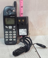 VINTAGE NOKIA 5190 CANDY BAR STYLE CELLPHONE CELL PHONE SOLD AS NOVELTY READ