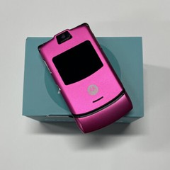 Motorola RAZR V3 Flip Bluetooth MP4 video Unlocked GSM Mobile Phone (8 Colors)