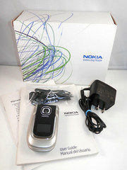 Nokia 2760 Cell Phone Bundle – Powers On – Flip Phone For Parts or Repair