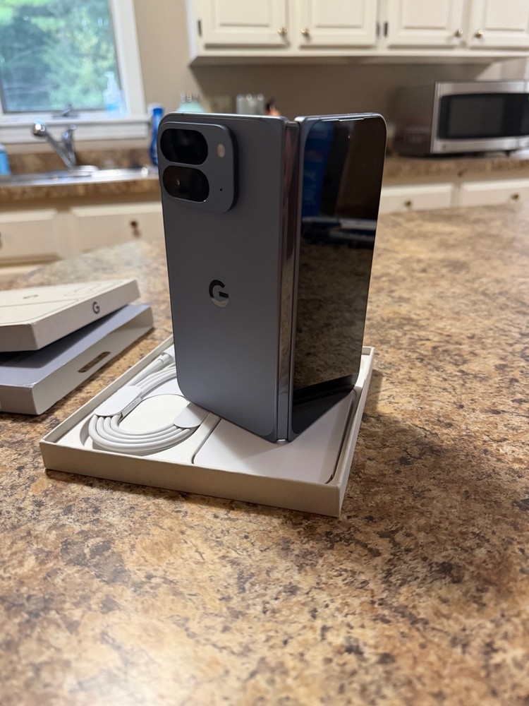 Google Pixel 10 Pro Fold – 256 GB – Moonstone (Verizon)