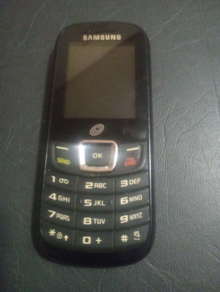 Vintage Samsung Mobile Phone Model Number SGH-S150GB. Working Good Condition .