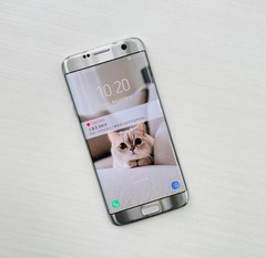 Samsung Galaxy S7 Edge G935U 32GB Unlocked Android Smartphone VERY GOOD Silver