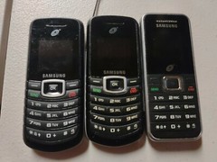 Samsung SGH S125G and SGH-T105Gx3 – Black (TracFone) Cellular Phone-gently used