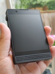 Light Phone III 3