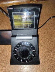 Bang & Olufsen Samsung Serene E910 Mobile Phone With Box And Tabletop Charger