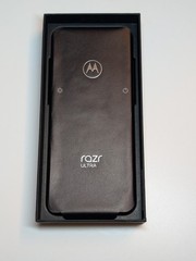Motorola Razr Ultra 2025 512GB 16GB RAM PANTONE Rio Red Factory Unlocked