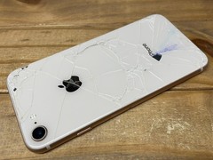Apple iPhone 8 – 64GB – Gold (Unlocked) A1863 – Works – Cracked Front & Back
