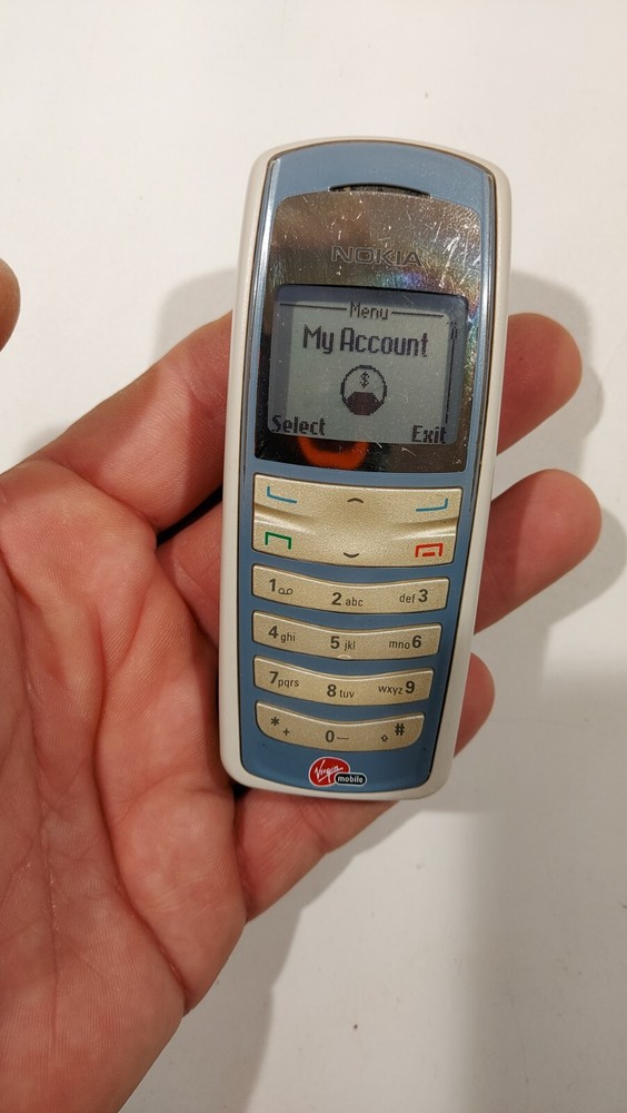2953.Nokia 2115i Very Rare – For Collectors – No Sim Card