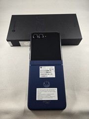 Motorola Moto RAZR 60 2025 256GB Unlocked – Pantone Gibraltar Sea (Blue) XT2553