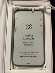 Mudita Kompakt Gray 4.3in 32GB 3GB RAM 4G LTE Wi-Fi Bluetooth GPS