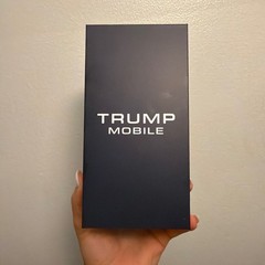 Gold T1 trump phone new in box